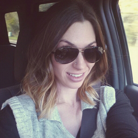 Chelsie Pallardy - Poshmark Profile Picture of Chelsie Pallardy (@hawt_shopaholic) on Poshmark