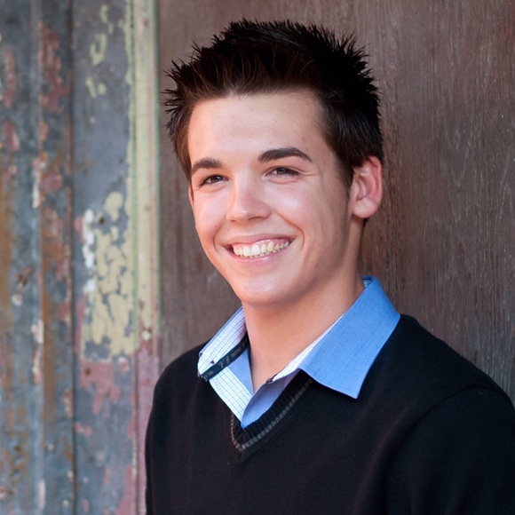 Profile Picture of Zachary Gillen (@zgillen2) on Poshmark