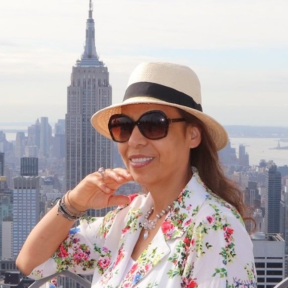 Profile Picture of Stella Dewolfe (@stelladewolfe) on Poshmark