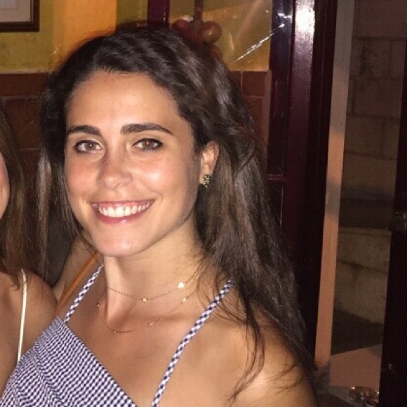 Profile Picture of Alyssa Rosello (@aroselll) on Poshmark