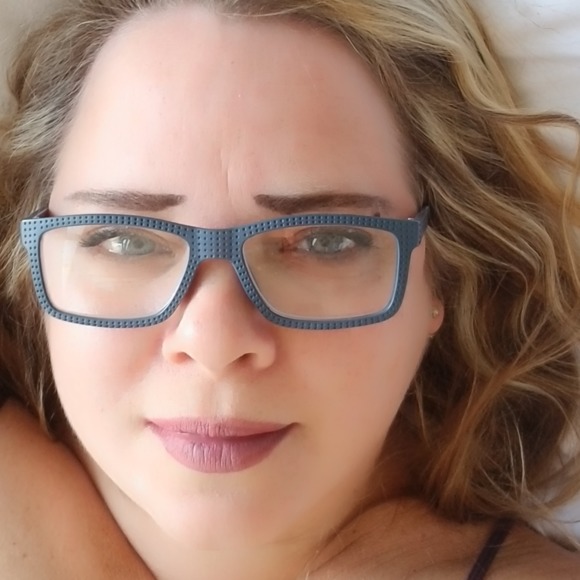 Profile Picture of Kristie Centilli (@kcentilli) on Poshmark