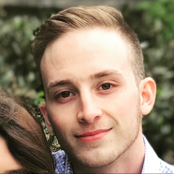 Profile Picture of Eric Rizzuto (@etrizzuto) on Poshmark