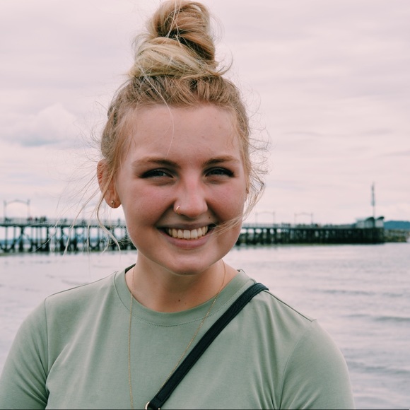 Profile Picture of Taylor Webbink (@taylorwebbink) on Poshmark