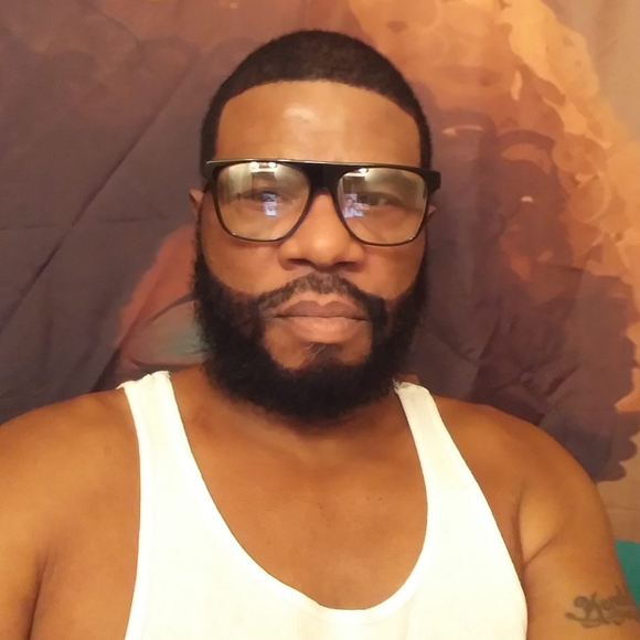 Profile Picture of Scott Gary (@scott_gary) on Poshmark