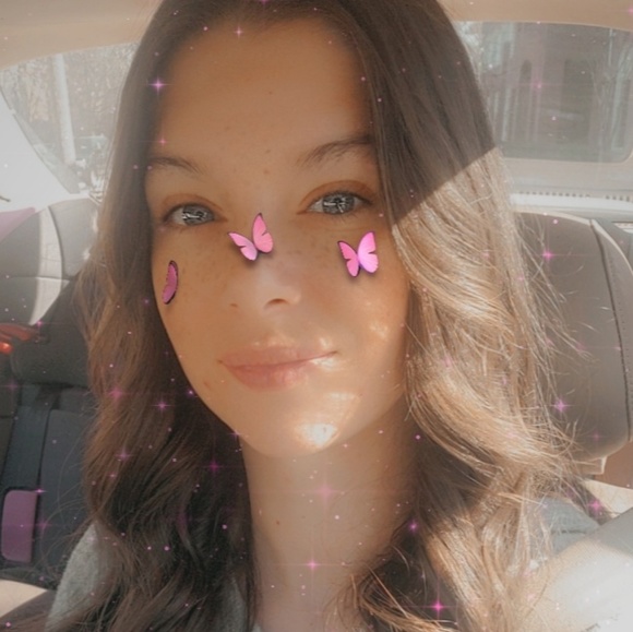 Profile Picture of Halei Rolen (@hmcvsm23) on Poshmark