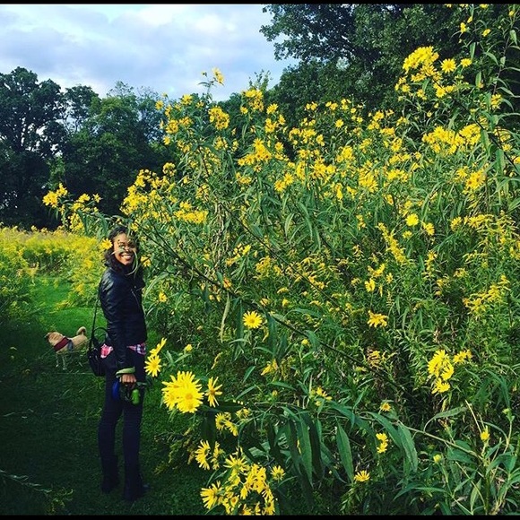 Profile Picture of Simone Elias (@simoneelise87) on Poshmark