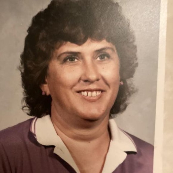 Profile Picture of Earnestine Swarnes (@eswarnes1) on Poshmark