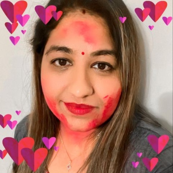 Profile Picture of Devyani Patel (@devyanipawan999) on Poshmark