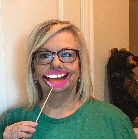 Profile Picture of Cindy Ballew (@cindyballew) on Poshmark