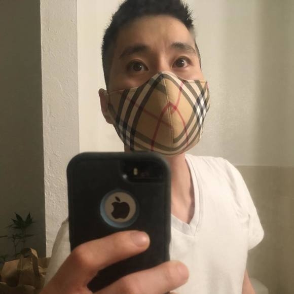 Profile Picture of Corey Roe (@coreykorea) on Poshmark