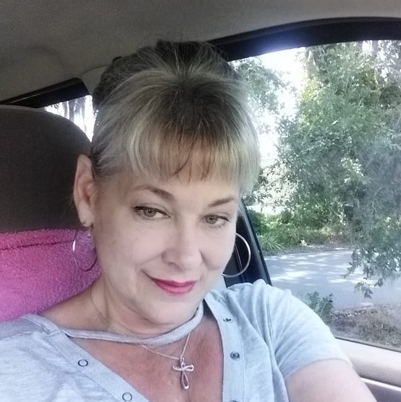 Profile Picture of Kimberly Schlievert (@kschlievert) on Poshmark