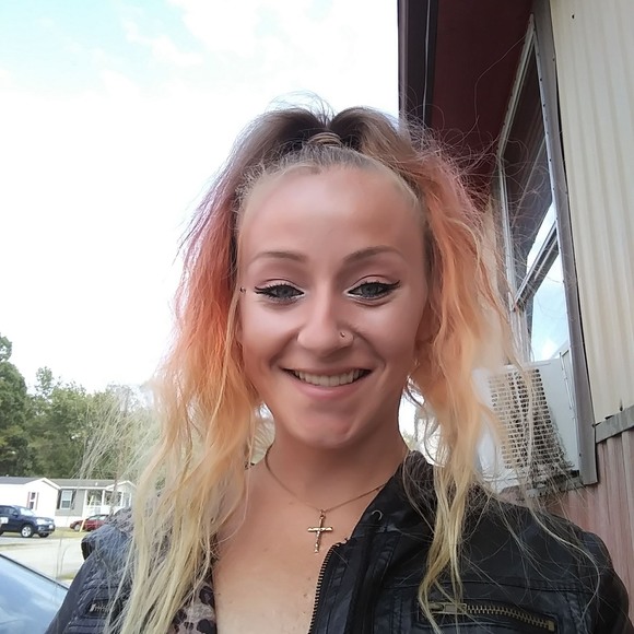 Profile Picture of Heather Getson (@heathergetson) on Poshmark