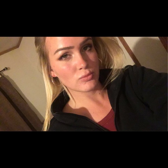 Jesse Talley - Poshmark Profile Picture of Jesse Talley (@jessertalley) on Poshmark