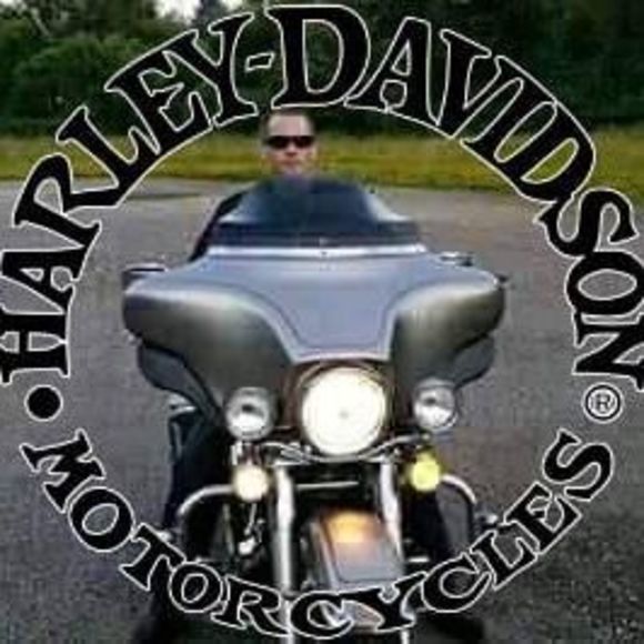 Profile Picture of Christopher Benson (@chris5675) on Poshmark