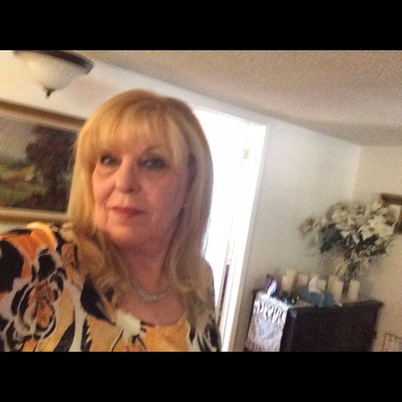 Profile Picture of Madeline Schneikart (@mschneikart) on Poshmark