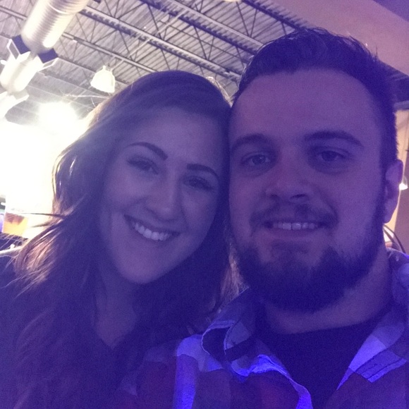 Profile Picture of Ash Mednick (@ashleexo1) on Poshmark