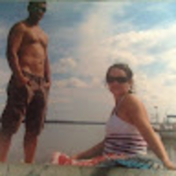 Profile Picture of Julia Chisholm (@julschisholm) on Poshmark