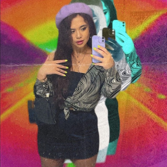 Profile Picture of Bailey Stevens (@baystev) on Poshmark