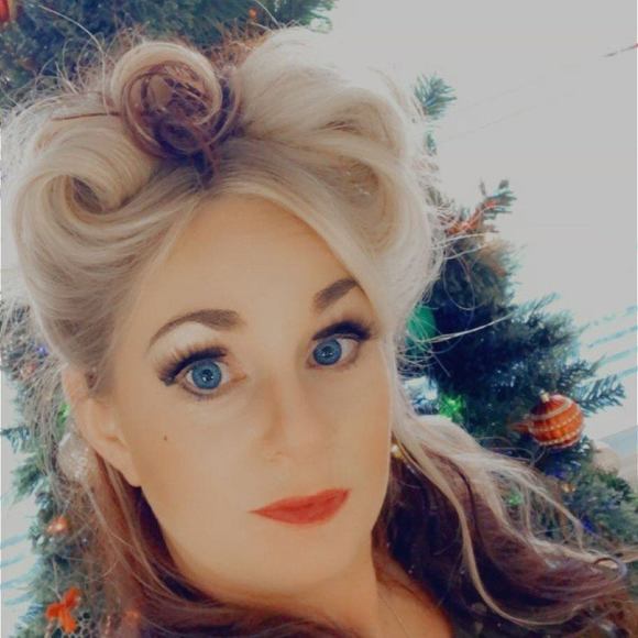 Profile Picture of Michelle Therrell (@michelletherrel) on Poshmark