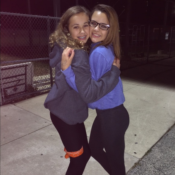 Profile Picture of Kaylee Burkhamer (@kaylee1419) on Poshmark