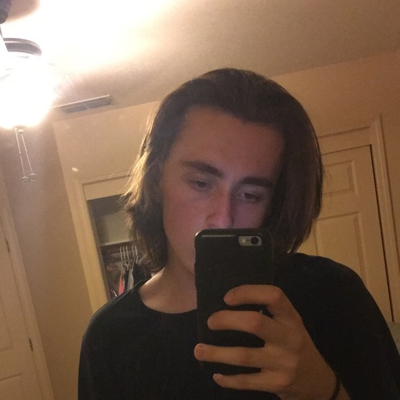 Profile Picture of Adam Hansen (@adamhansen39) on Poshmark