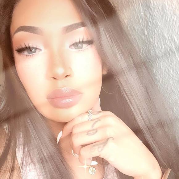 Profile Picture of Gabrielle Lowe (@gabby_lowe) on Poshmark