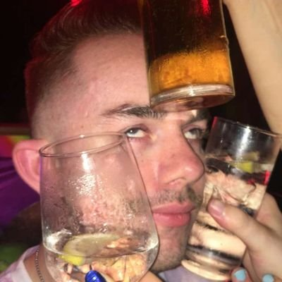 Profile Picture of Daniel Simpson (@ButIsItFashion) on Twitter