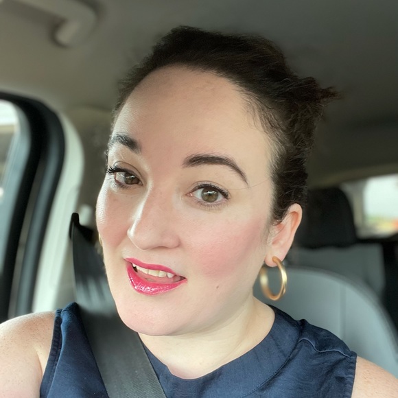 Profile Picture of Silvia Paulo (@silviapaulo) on Poshmark