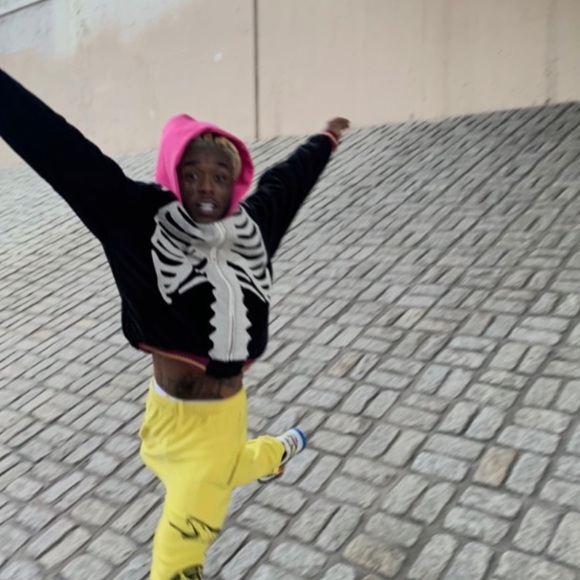 Profile Picture of Domonick Munoz (@domo7811) on Poshmark