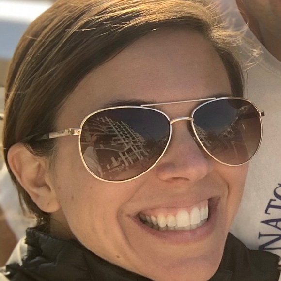 Julie Bordes - Poshmark Profile Picture of Julie Bordes (@bordes287) on Poshmark