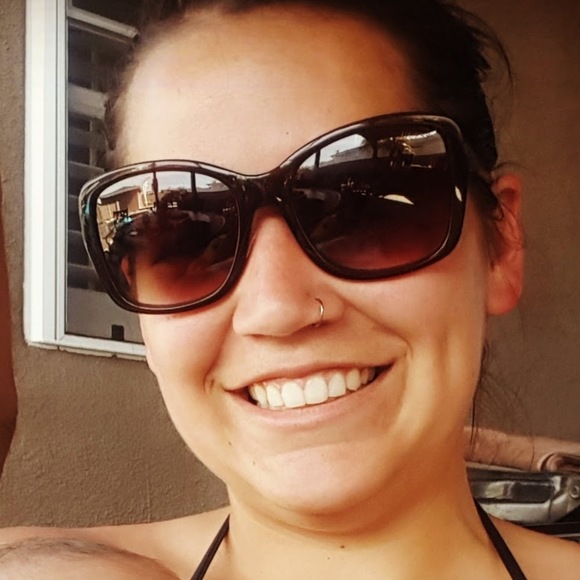 Profile Picture of Raime Fiamengo (@railynfia) on Poshmark