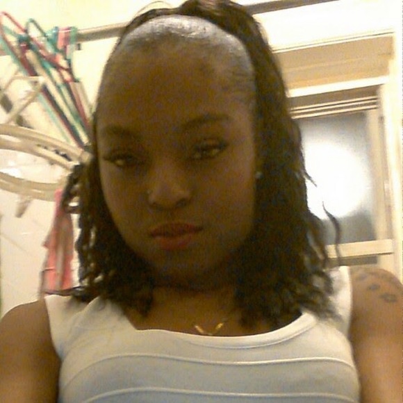 Gaetane Duchatellier - Poshmark Profile Picture of Gaetane Duchatellier (@khaitibaby) on Poshmark