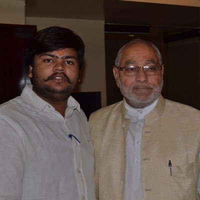 Profile Picture of Abhishek Upadhyay (@abhiniitboy) on Twitter