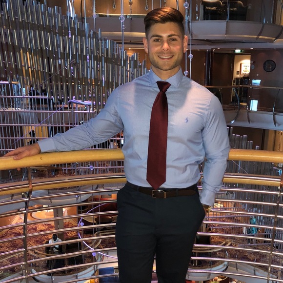 Profile Picture of Kyle Abramson (@kda15) on Poshmark
