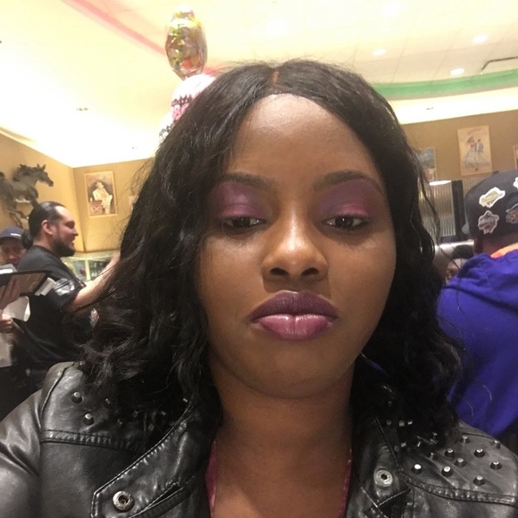 Profile Picture of Sade Mccook (@sadeyoung30) on Poshmark