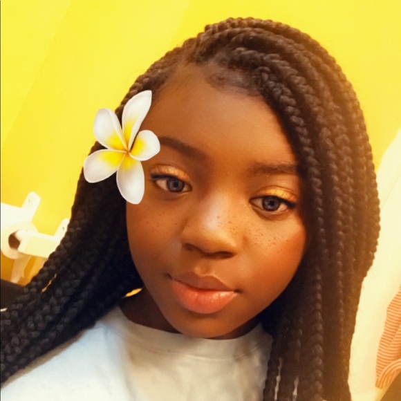 Profile Picture of Aridiana Coulibaly (@aridiana993) on Poshmark