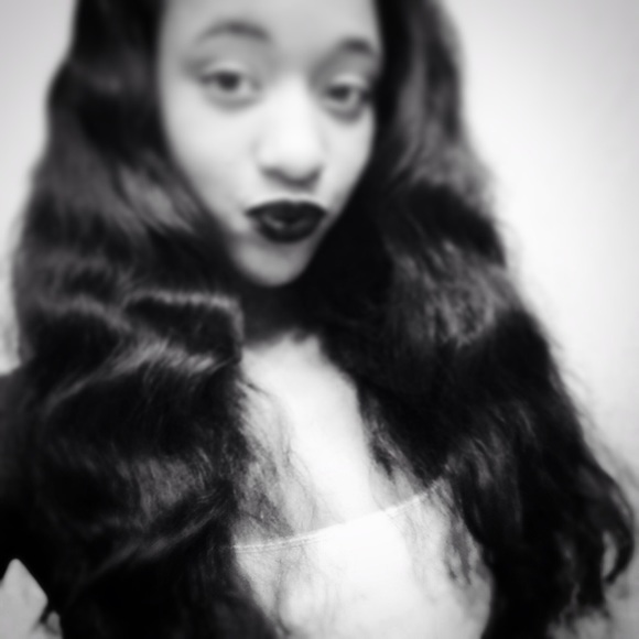 Profile Picture of Terranazia Crandle (@teelovee) on Poshmark