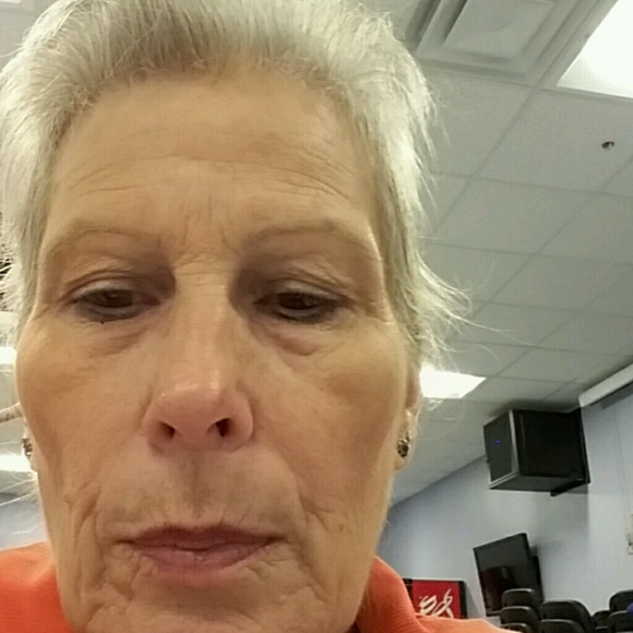 Shirley Killebrew - Poshmark Profile Picture of Shirley Killebrew (@killes01) on Poshmark