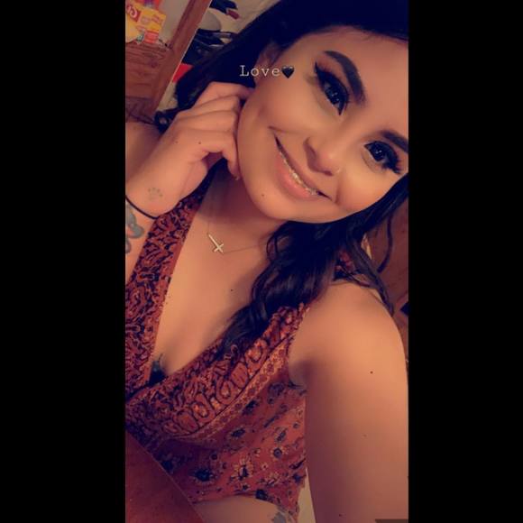 Profile Picture of Isabel Ramos (@isabelr049) on Poshmark