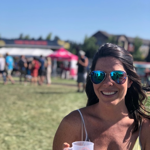 Profile Picture of Susie Stemper (@susiestemper) on Poshmark