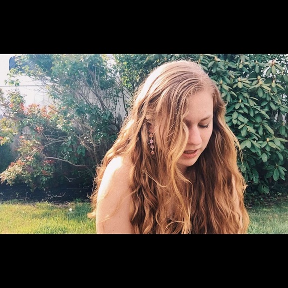 Profile Picture of Nora Bridgeford (@nora______4) on Poshmark