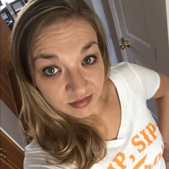 Profile Picture of Brandy Conner (@brandyh19) on Poshmark