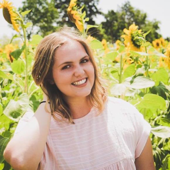 Profile Picture of Kaylee Curless (@kaycurless) on Poshmark