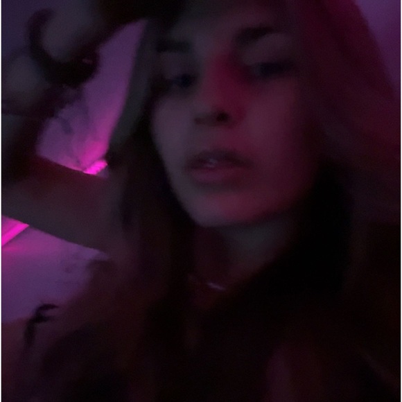 Profile Picture of Sophia Breault (@sophiabreault) on Poshmark
