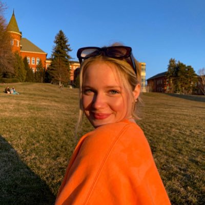 Profile Picture of Julia (@juliamatthews29) on Twitter