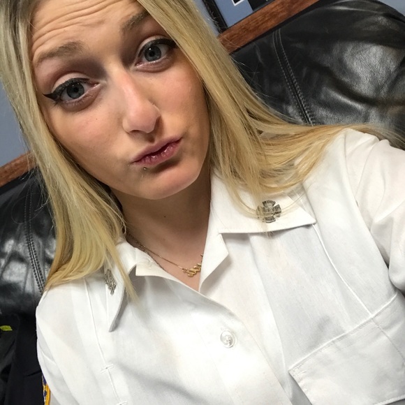 Profile Picture of Alexa Mcfarland (@amcfarland890) on Poshmark