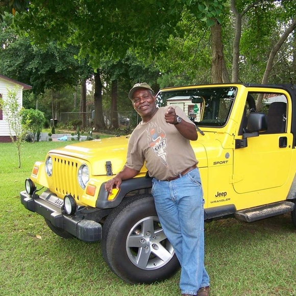Profile Picture of Bobby Stephens (@blees302) on Poshmark