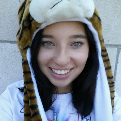 Profile Picture of Julia Wren (@wrenagain19) on Twitter
