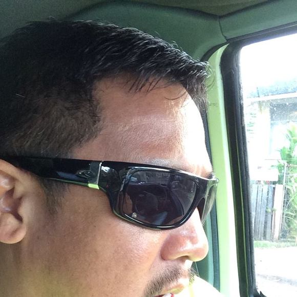 Profile Picture of Godofredo Saplot (@fredsaps) on Poshmark