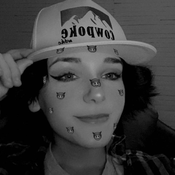 Bübbłęš Bubbles - Poshmark Profile Picture of Bübbłęš Bubbles (@bubblesssss) on Poshmark